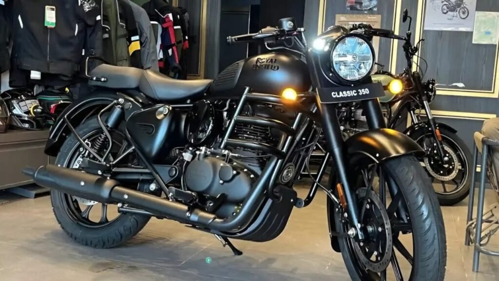 Royal Enfield Bullet 2025 – 349cc Single-Cylinder Engine, 20.2HP Power & Iconic Classic Design!