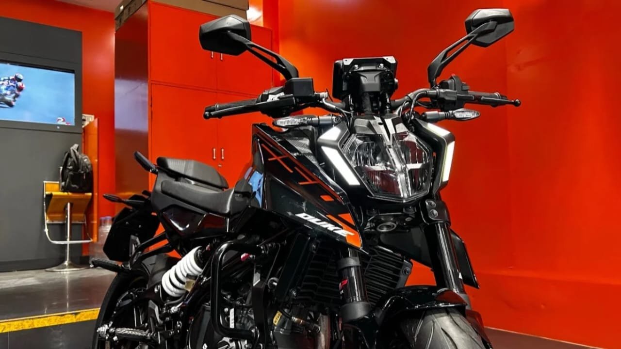 KTM Duke 390 2025 Bike – 399cc Liquid-Cooled Engine, 44HP Power & Street Racing Performance Starting at ₹3.10 Lakh!